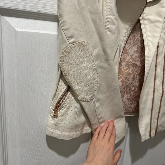 Guess leather jacket - Picture 4 of 7